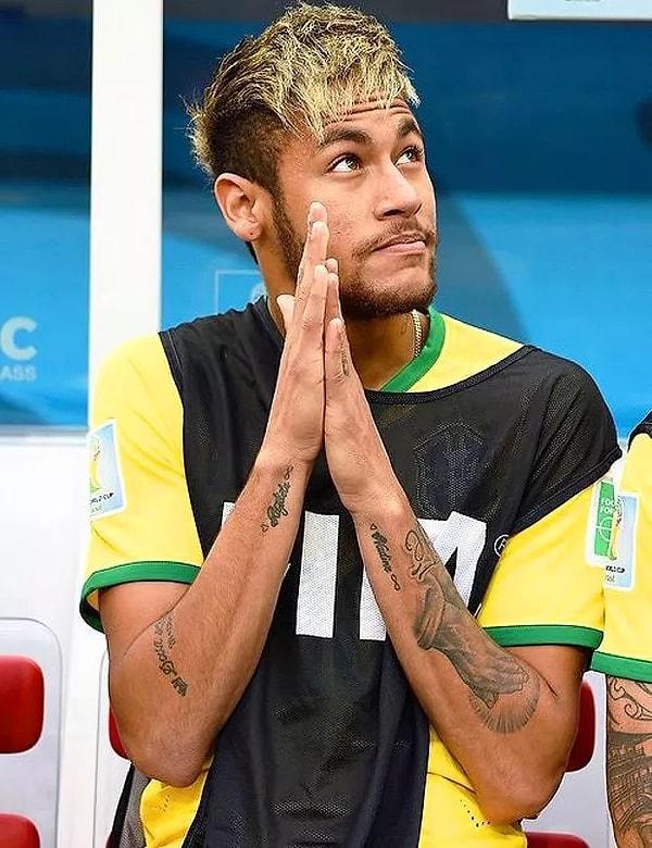 2022 FIFA Dünya Kupası'nda maçlarda sergilediği performanslarla epey sevilen bir isim haline gelen Neymar, yenilgi sonrası ülkesine geri dönmüştü.