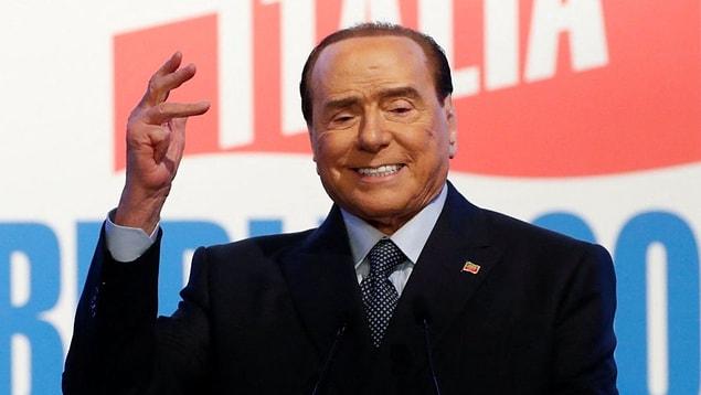 Silvio Berlusconi, uno degli ex primi ministri italiani, è il proprietario della squadra di calcio del Monza.