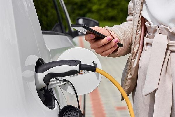 Elektrikli otomobil şarj ücretleri ise değişkenlik gösteriyor.