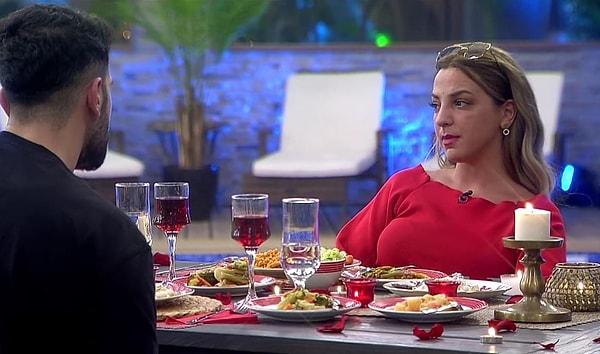 Birlikte olup olmayacağı merak edilen Ayşenur ve Sedat çifti ise romantik bir yemeğe çıkıyor. Bakalım sevgili olacaklar mı?
