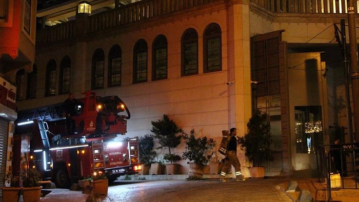 Taksim'de Güvenlik Görevlileri Tramvay Atölyesinde Mahsur Kaldı