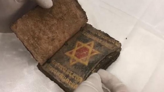 700 Yıllık Tevrat'ı 1.5 Milyon Dolara Satmaya Çalıştı