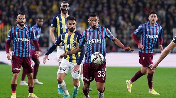 Fenerbahçe ligde 13 maç sonunda 29 puanla lider.