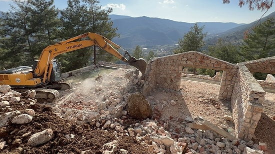 12 Kaçak Villa Yıkıldı