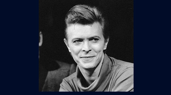 3. Müziğin yenilikçi yüzlerinden şarkıcı, şarkı yazarı, aktör ve prodüktör David Bowie, 69 yaşında 2016'da kanserden hayatını kaybederken, geçen yıl 250 milyon dolarlık serveti de arkasından ağladı.