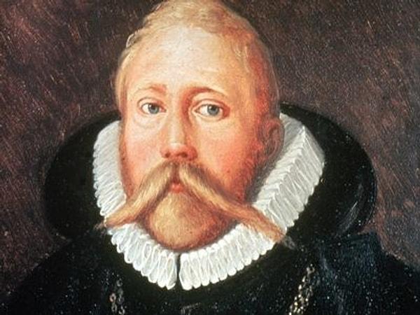 Brahe, Danimarka'nın en soylu ailelerinden birinde büyümüştü ve son derece iyi yetiştirilmişti.