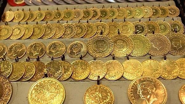 2009 yılında 527 TL olan asgari ücretle 7 tane çeyrek altın alınabilirken, an itibarıyla 3 adet, yılbaşından sonra da altın fiyatları sabit kalırsa 4 adet alınabilecek.