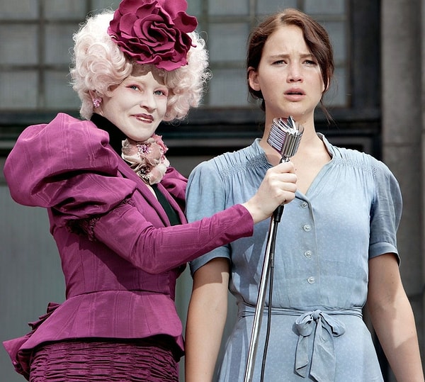 5. 'The Hunger Games' filminde Katniss'in Prim için gönüllü olup karşılığında yiyecek almaması anlaşılmayan konulardan biri.