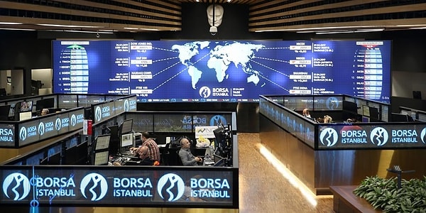 Borsa İstanbul'da BIST 100 endeksi 2023'ün ilk işlem gününde rekor kapanış yaptı. Endeks günü yüzde 2,76 oranında yükselişle 151,94 puan artışla 5.661,10 puandan tamamlarken, işlem hacmi de 114,2 milyar TL olarak gerçekleşti.