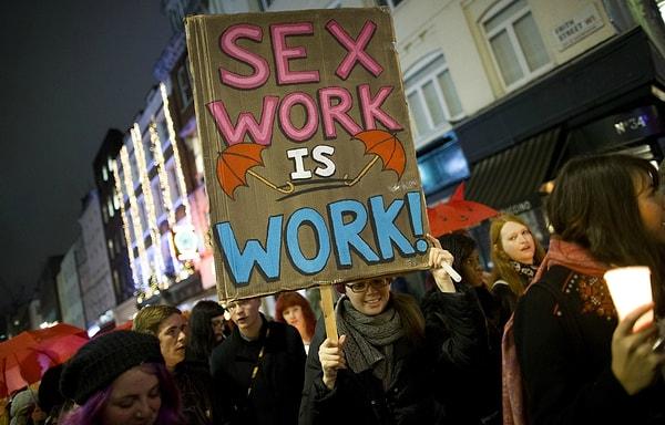 Hollandalı parlamento üyesi Sophie in't Veld de "Seks işçiliği de bir emektir" diyerek bu konuda AB düzeyinde bir politika olmamasını tuhaf buluyor.