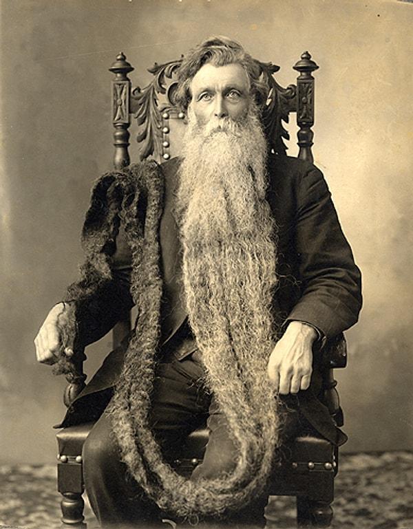 11. Dünyanın en uzun sakallı adamı olarak bilinen Hans Langseth, bir yangında sakalına takılıp düşerek hayatını kaybetti.