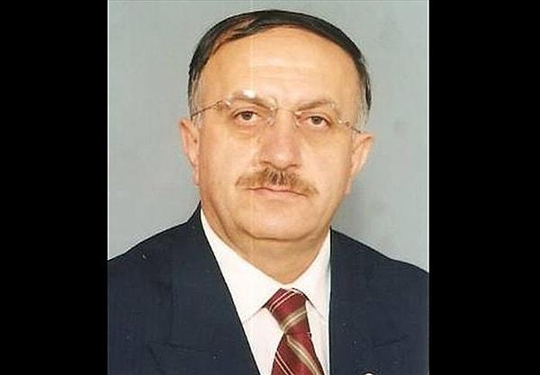 İstanbul'un Güngören ilçesinde belediye başkanı olarak görev aldı. 2002 yılında Ak Parti'den Milletvekili adayı oldu.