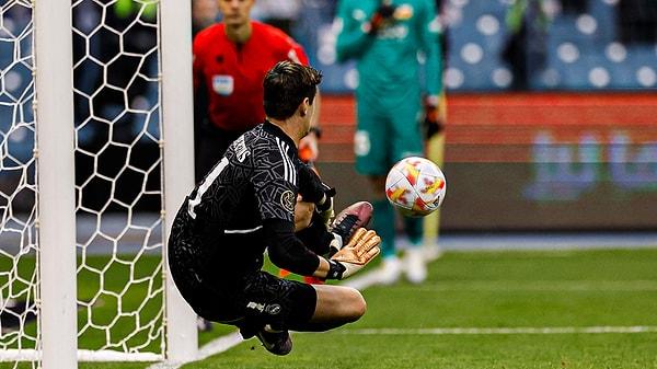 Penaltılarda ise kaleci Courtois, Real Madrid'i finale çıkartan isim oldu.