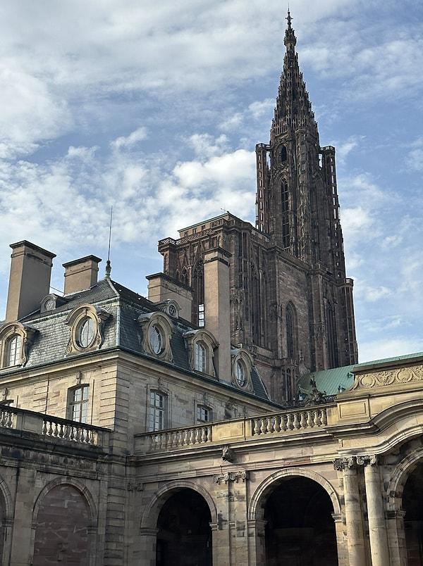 Girişi ücretsiz olan katedralin belli bir ücret karşılığında kulesine çıkılabilmektedir.