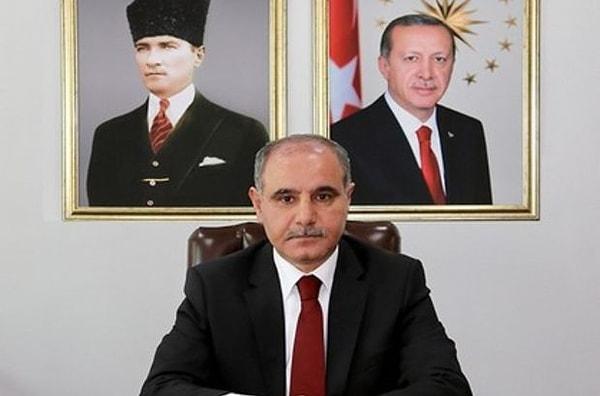 "Teşkilatın başında dört yıla yakın süredir genel müdürlük yapan ve aynı zamanda 2021'den bu yana PTT Yönetim Kurulu üyesi olarak "devletten ikinci maaş alan bürokratlar" arasında yer alan Aktaş'ın AKP'den aday adayı olacağı ifade ediyor."