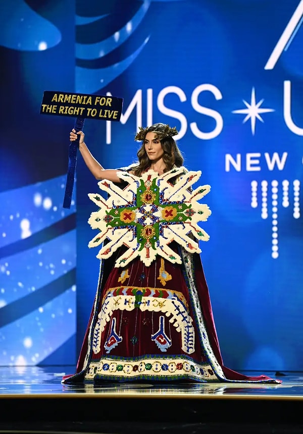 Мисс Армения Кристина Аянян использовала свой костюм для политического заявления