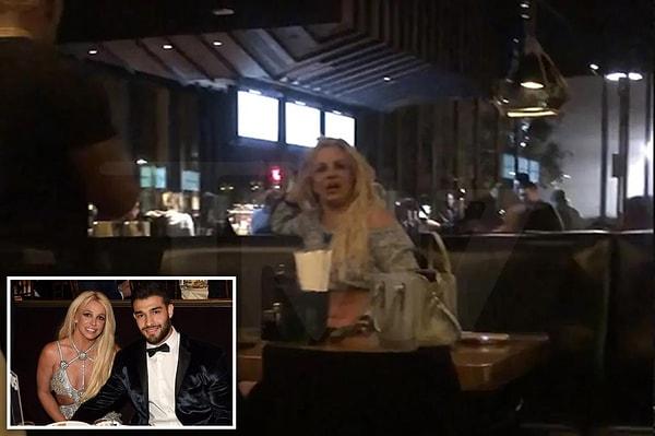 41 yaşındaki pop yıldızı, 28 yaşındaki eşi Sam Asghari ve korumasıyla akşam yemeği için lüks bir restorana gitti. Şarkıcının sinir krizi geçirmesi üzerine eşi restoranı terk etti.