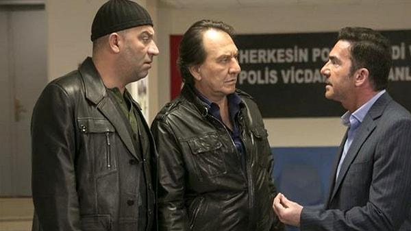 Türk dizi tarihine damga vuran Arka Sokaklar tam 17 sezondur hayatımızda. Kanal D ekranlarında yayınlanan polise türündeki dizi en uzun soluklu yapımlardan biri oldu.