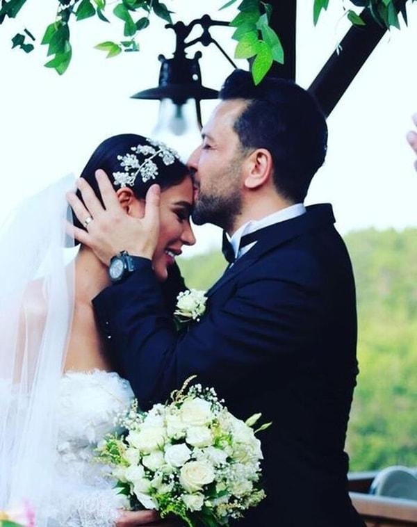 Nihat Doğan, hayranı ve sevgilisi Arzu Arezoo ile geçtiğimiz yıl eylül ayında nikah masasına oturmuştu.