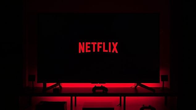 Die digitale Medienplattform Netflix, die Millionen von Abonnenten auf der ganzen Welt hat, bringt qualitativ hochwertige Produktionen zu ihrem Publikum.