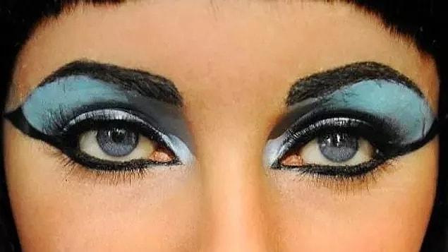 1. Eyeshadow was an important part of make-up. The oil in it was sticking to the eyelid due to its sticky structure and increased its permanence. The color range was also quite wide.