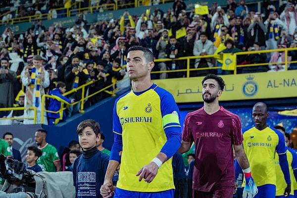 Ronaldo, yeni kulübü Al-Nassr'da ilk lig maçına Al-İttifak karşısında çıktı.