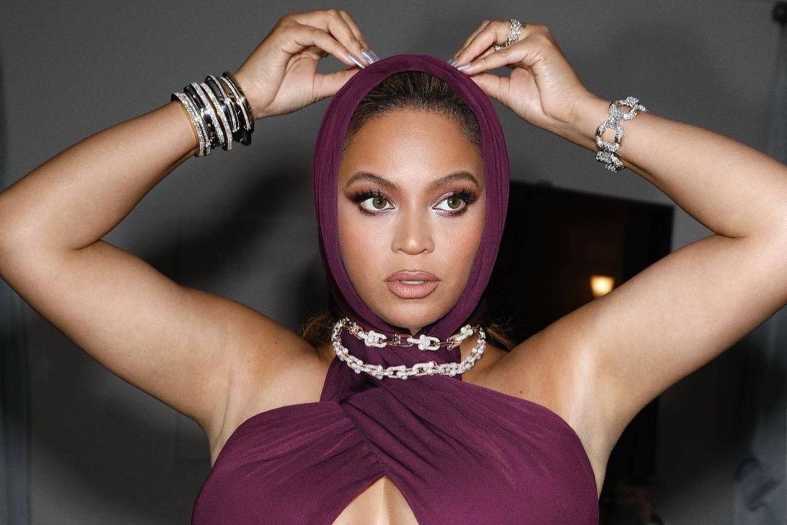 Beyoncé boob job