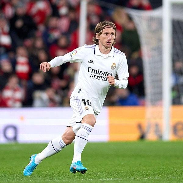 11. Al-Nassr, Luka Modric'e toplam 40 milyon euro'dan 2.5 yıllık sözleşme teklif etti. (Okaz)