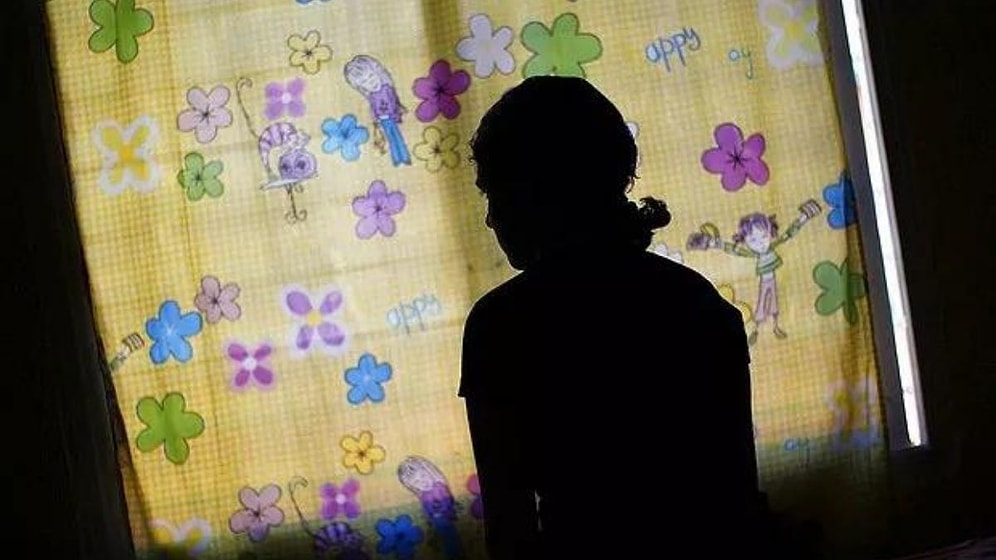 Çocuk İstismarından 'Kırmızı Bülten' ile Aranan Üvey Babaya Beraat