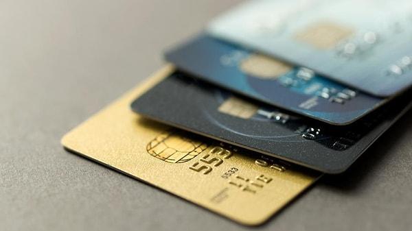 2. Aslında online alışverişlerde hep kullandığımız bu numaralar her banka ve kredi kartının üzerinde bulunuyor.