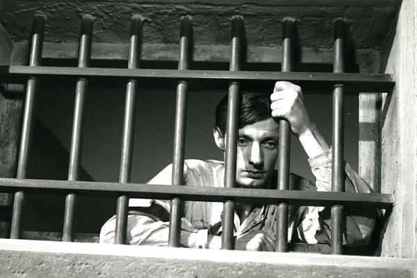 1. Bir İdam Mahkumu Kaçtı (1956)