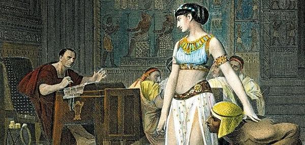 14. Kleopatra, iPhone'un icadına, piramitlerin yapımından daha yakın bir zamanda yaşamıştır.