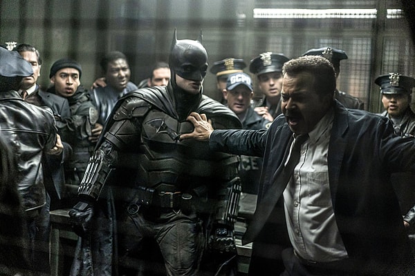 С другой стороны, издание Variety предсказало, что до выхода фильма есть больше времени, чем лжидают зрители. Продолжение "Бэтмена" выйдет в прокат 3 октября 2025 года.