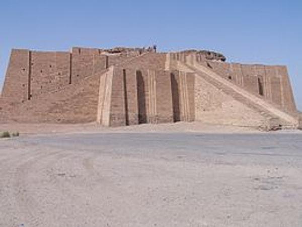 7. Ur Zigguratı hangi ülkede yer almaktadır?
