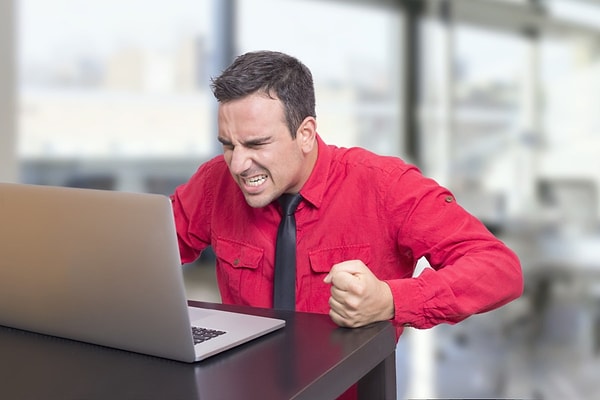 5. Как вы реагируете, если компьютер выключается посреди очень важной для вас работы?