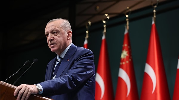 Türkiye Ekonomi Modeli'nden seçime kadar dönülmesinin oy oranlarında düşüşe neden olacağı öngörüsü, dün de Erdoğan'ın belirttiği gibi indirimlere devam sinyali olarak algılanabilir.