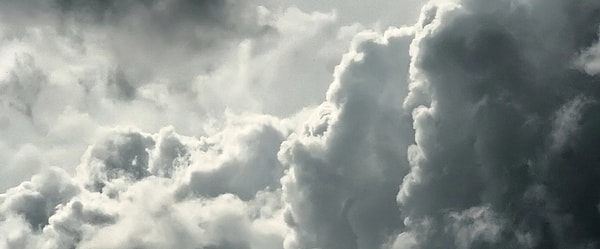 19. Я все время витаю в облаках.