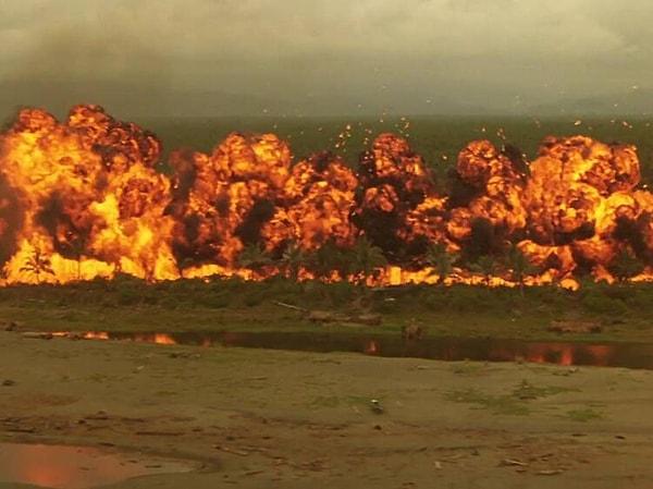 2. "Apocalypse Now" (1979) filmindeki napalm bomba saldırısı