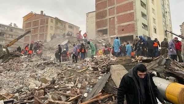 6 Şubat günü sabaha karşı Kahramanmaraş'ın Pazarcık ilçesinde gerçekleşen 7,7 büyüklüğündeki deprem, toplamda 10 ili tamamen kullanılmaz hale getirdi.