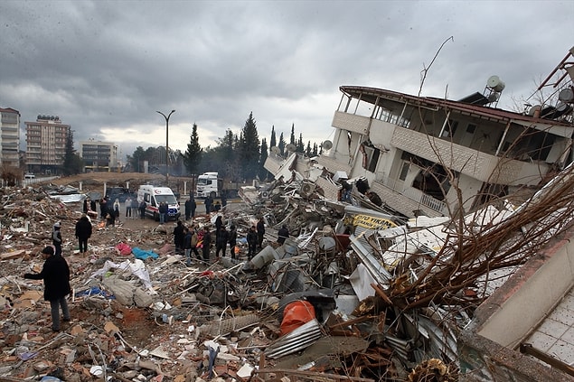 Deprem olduğu esnada Hatay'da bulunan Taha Duymaz'ın enkaz altında olduğunun bilgisini ablası Semiha Duymaz sosyal medya hesaplarından paylaşmıştı.