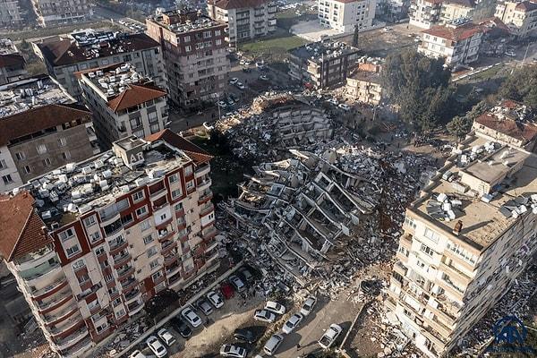 Merkez üssü Kahramanmaraş'ın Pazarcık ve Elbistan ilçeleri olan 7.7 ve 7.6 büyüklüğündeki iki büyük deprem tam 10 ilimizde büyük bir yıkıma sebebiyet verdi.