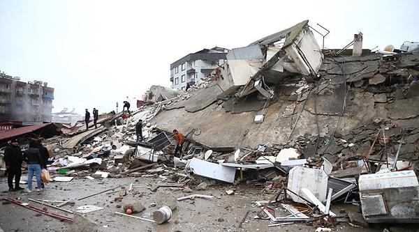 Binlerce can kaybına neden olan depremlerin sonrasında acı haberler gelmeye devam ediyor.