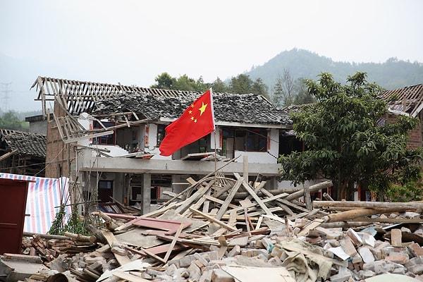9. Bu zamana kadar en çok ölümün kaydedildiği deprem 1556 yılında Çin'de meydana geldi: 830 bin kişi depremde yaşamını yitirdi.