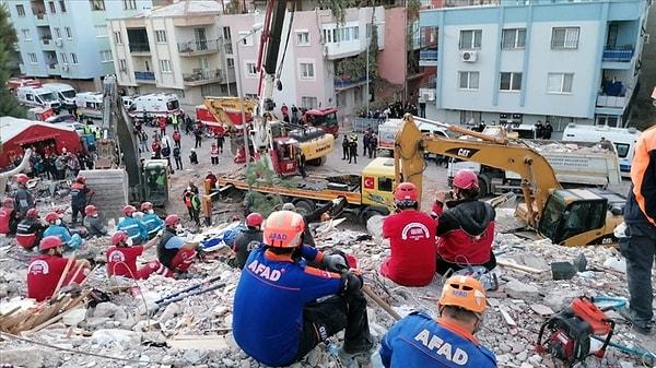 İzmir Bornovo'da yaşayan Mustafa Tozan 30 Ekim'de meydana gelen 6.6'lık depremi yaşayan depremzedelerden biriydi.