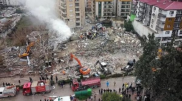 Merkez üssü Kahramanmaraş Pazarcık'ta 7.6 ve 7.7 büyüklüğünde iki büyük deprem meydana geldi. Bu sarsıcı deprem, 10 ilde büyük yıkımlara yol açtı.