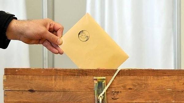 2023 Cumhurbaşkanlığı seçimlerinin Mayıs ayının 14'ünde yapılacağı bildirilmişti. Bunun ardından yurt içinde oy kullanacak seçmenler, ikametgah değişikliğine dair son tarihi araştırmaya başladı.