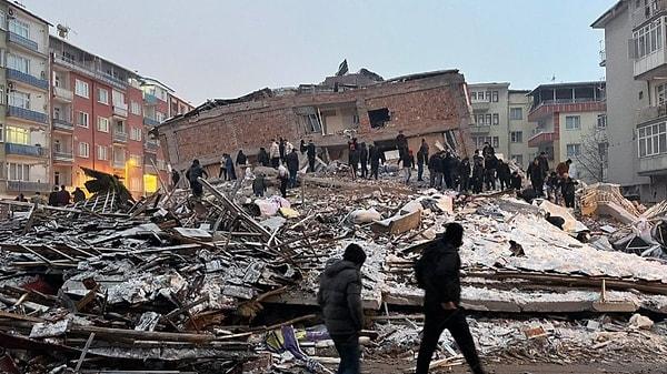 6 Şubat Pazartesi günü meydana gelen Kahramanmaraş Pazarcık merkezli yıkıcı depremde 10 il yerle bir oldu. Adıyaman'da ise bir bina sapasağlam ayakta kaldı.