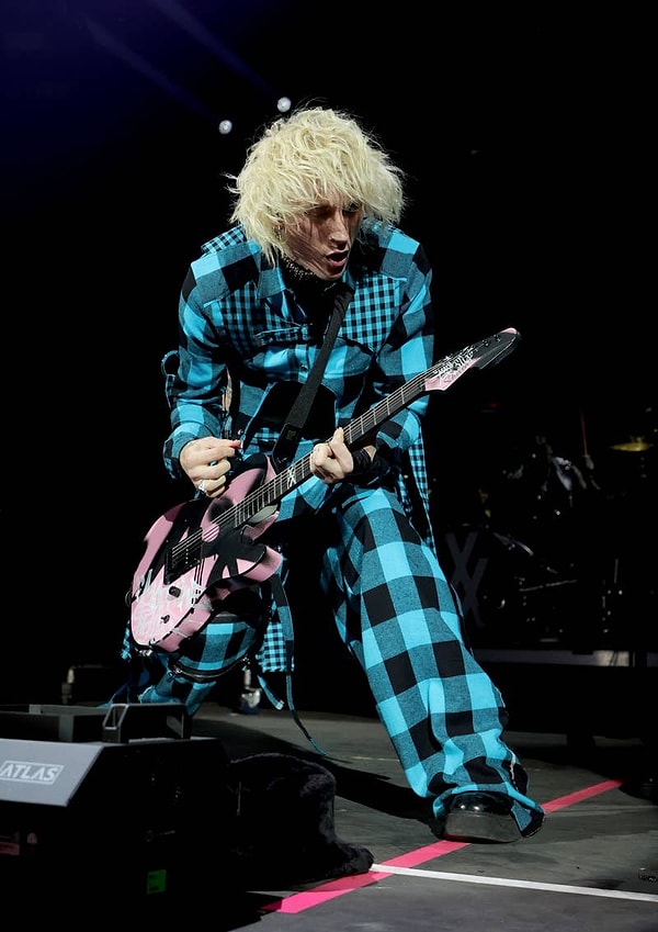 Эминем оставил последнее слово за собой с помощью собственного дисс-трека "Kill shot", и с тех пор MGK перешли от рэпа к более поп-панковой эстетике.