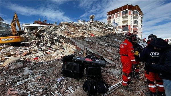 Kahramanmaraş Pazarcık'ta meydana gelen 7.7 büyüklüğündeki depremin ardından, Elbistan'ın 7.6 ile sarsılması, çevre illeri ve Kahramanmaraş'ı adeta yıkıma sürükledi. Depremin verdiği hasar, katbekat artarak büyüdü.
