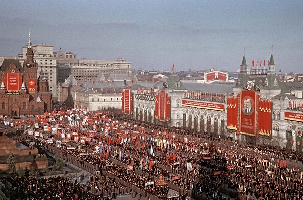 13. Номенклатура в СССР в 60-80 гг. — это: